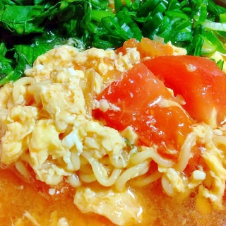 インスタントラーメンアレンジレシピ！　トマト卵麺
